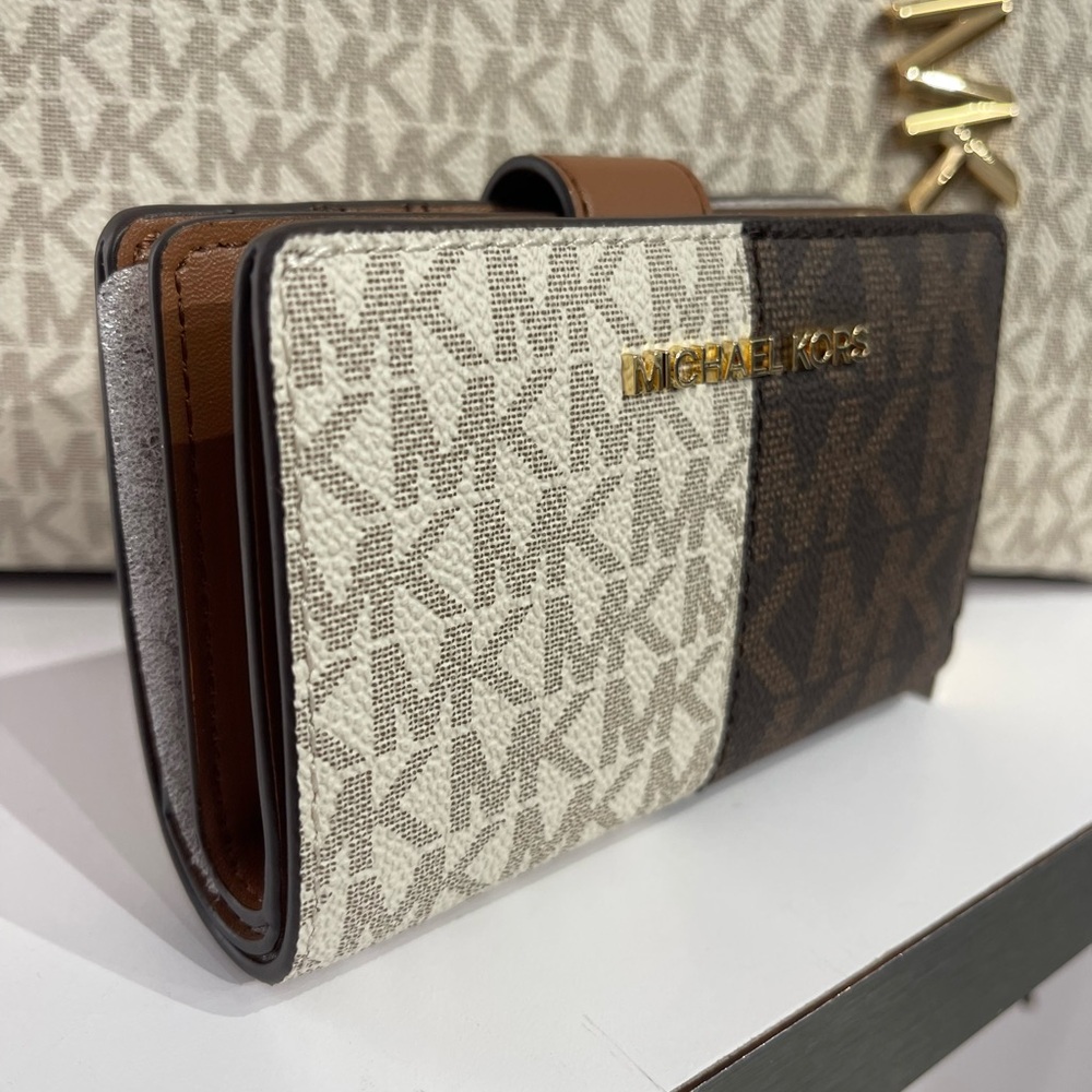 MICHAEL KORS Jet Set Medium Zip CN Two-Tone Logo Bifold Wallet
Brown Multi
NWT - Picture 12 of 16